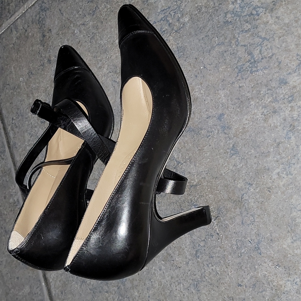 Shoes - Picture 6 of 8